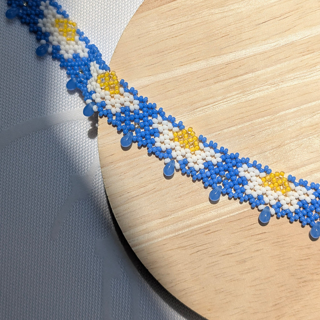 Daisy chain collar necklace