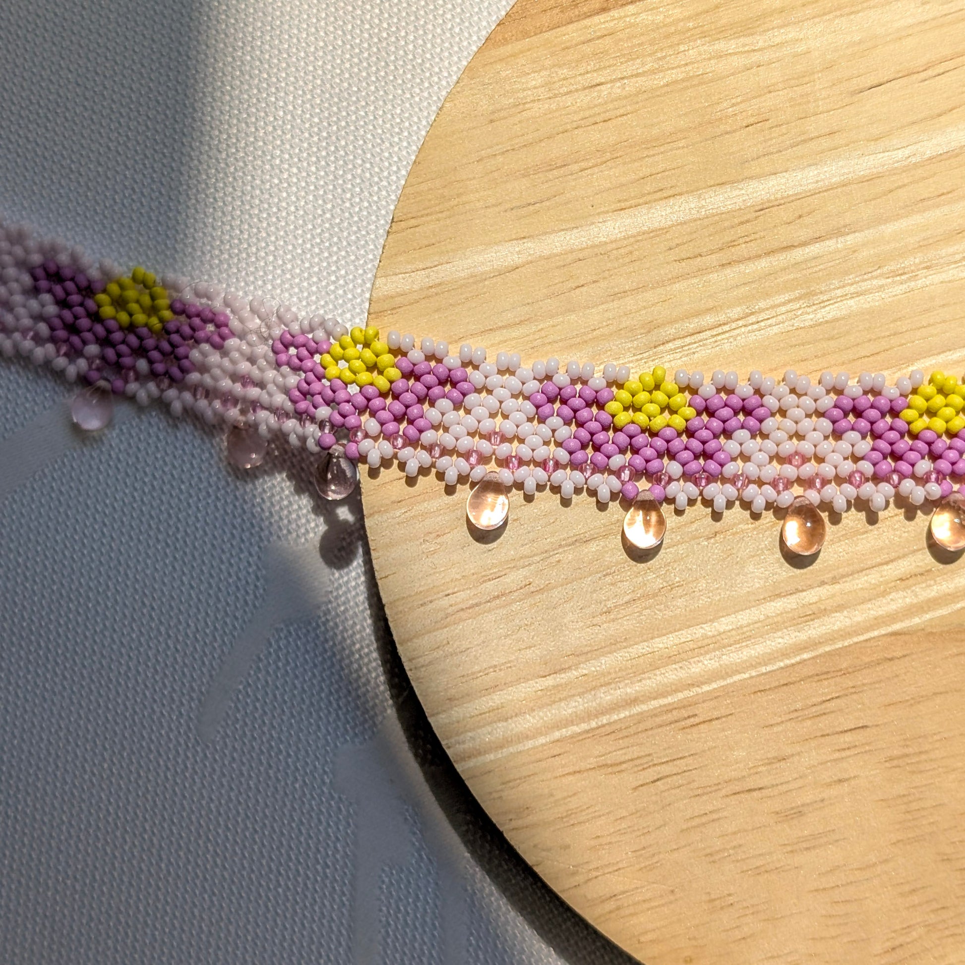 Daisy chain collar necklace